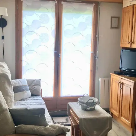 Apartment Renove Aux Pieds, 4 Pers, Balcon - Fr-1-181-2465